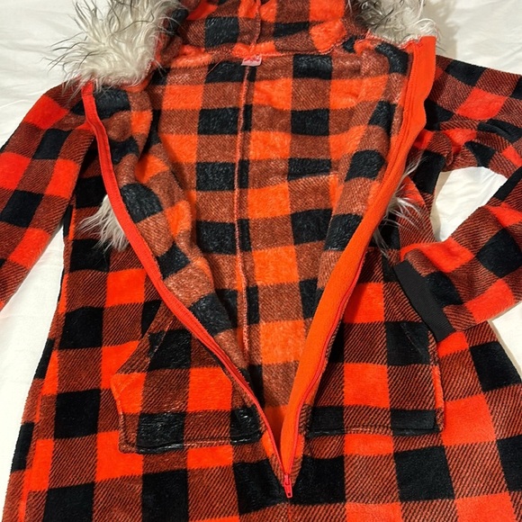 Holiday Time Red & Black Onesie Buffalo Plaid One Piece Pajamas - size M - Picture 5 of 11